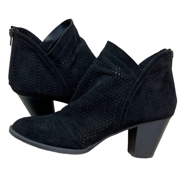 Report Footwear SIZE 7.5 Geometric Shapes Cut Out 2.5" Heel Ankle Booties - Picture 1 of 8